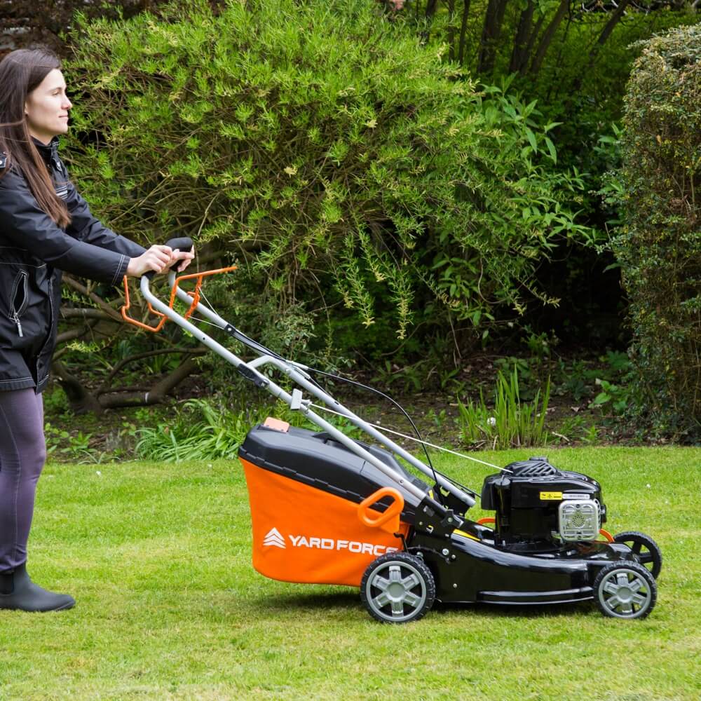 Tondeuse thermique Yard Force 450E Series, meilleur rappport qualitéprix — free download